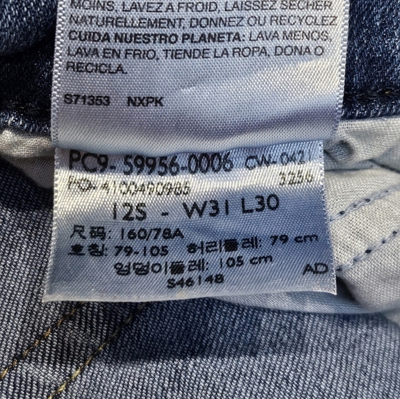 Levi Signature Mid Rise Straight Medium Wash Denim Blue Jeans  Size 12S - Picture 6 of 7